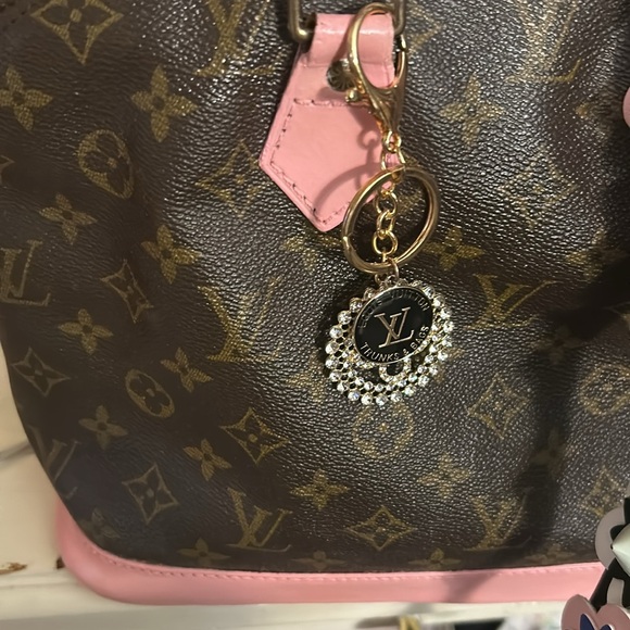 Louis Vuitton Daisy Alma PM with custom soft pink handles and base - Picture 3 of 9